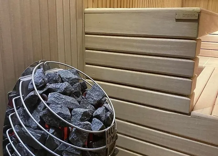 Dominik Hills - & Apartman