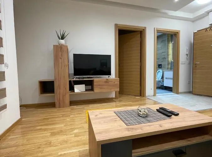 Dominik Hills - & Zlatibor