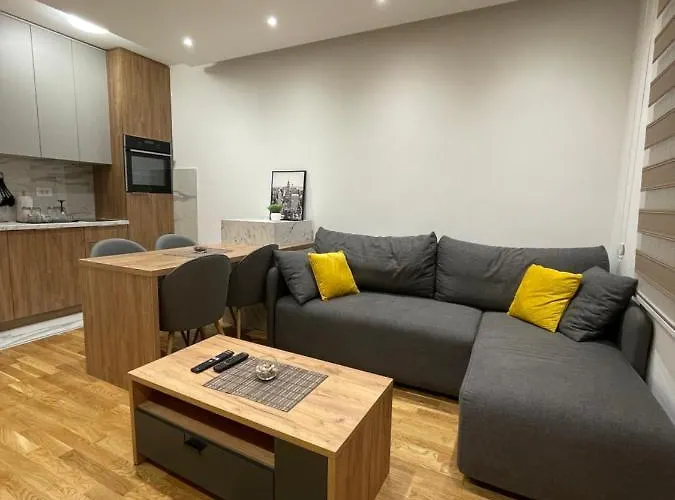 Apartman Dominik Hills - & *