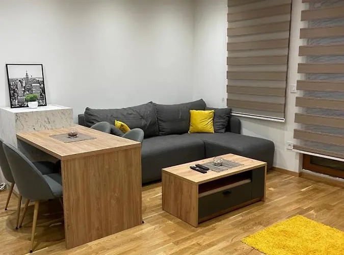 Apartman Dominik Hills - & *